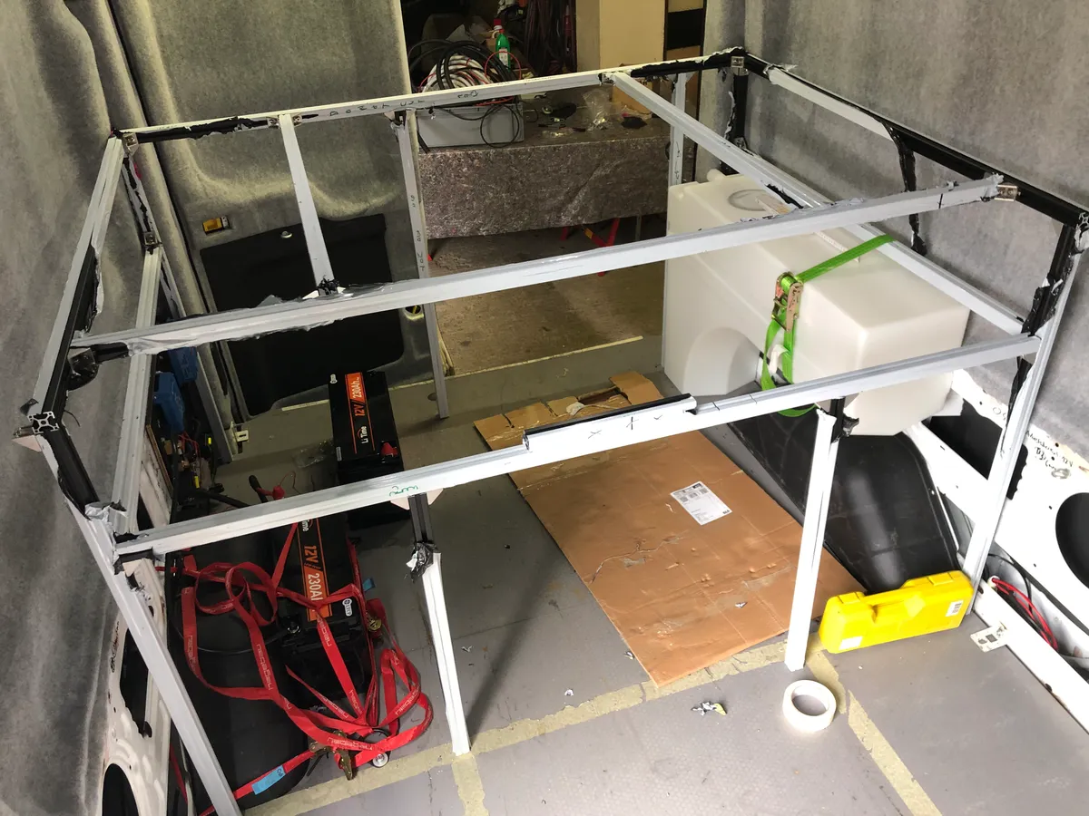 Alugestell als Basis für unser Bett